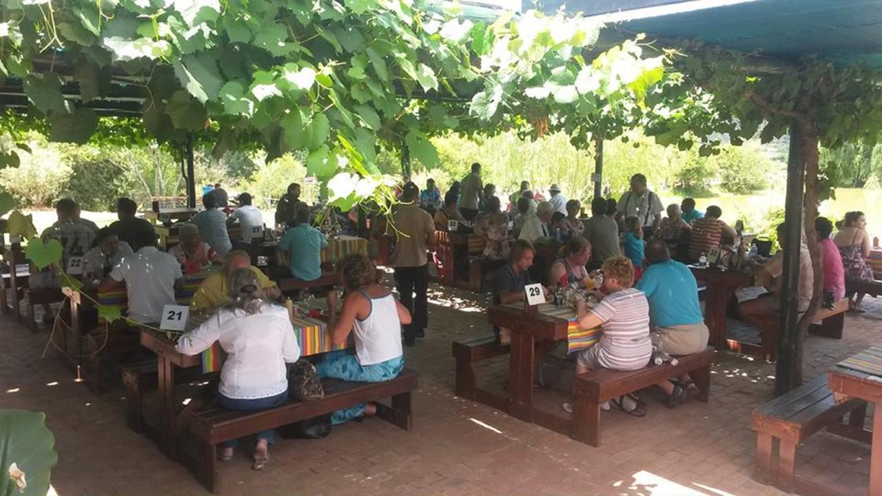 Wilgewandel Holiday Farm & Day Restaurant Oudtshoorn Ngoại thất bức ảnh
